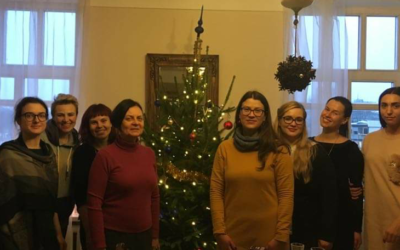 Vilniaus Moterų namų kolektyvas sveikina su Naujais 2019-ais metais!